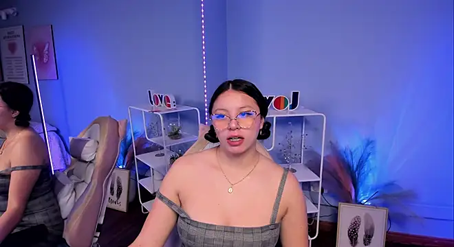 Snapshot of ValeryPalmer chatting on December 16, 2025, 11:59 am ValeryPalmer online show from December 16, 2025, 11:59 am