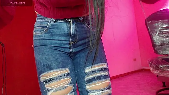 Snapshot of lia_rose_6 chatting on December 15, 2025, 2:10 pm lia rose 6 online show from December 15, 2025, 2:10 pm