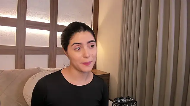 SarhaVega online show from February 15, 2026, 12:25 pm