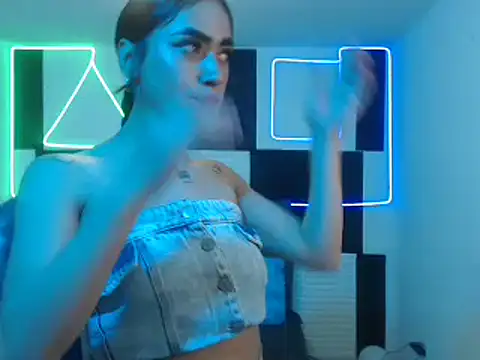 Snapshot of bonnie_blue_18 chatting on December 3, 2025, 1:31 pm bonnie blue 18 online show from December 3, 2025, 1:31 pm