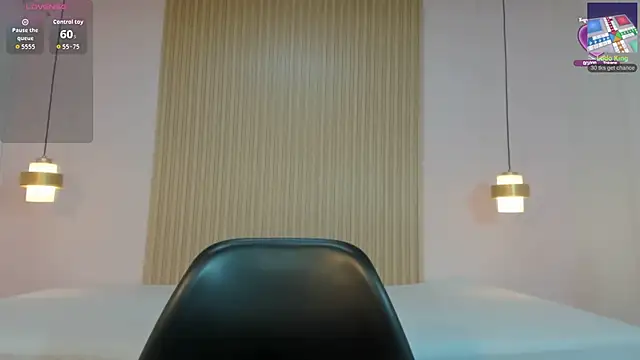 Snapshot of Izelevans chatting on February 22, 2026, 11:53 am Izelevans online show from February 22, 2026, 11:53 am