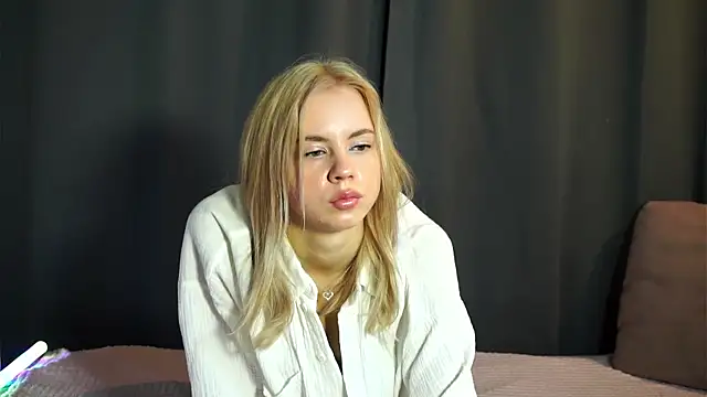 Snapshot of FelishaLaskin chatting on December 5, 2025, 8:45 am FelishaLaskin online show from December 5, 2025, 8:45 am