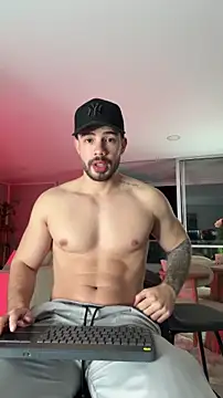 Valenthino Salvatore online show from December 20, 2025, 4:19 am