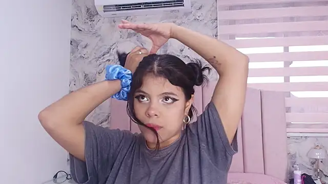 Snapshot of katsumi_yan chatting on December 14, 2025, 7:29 pm katsumi yan online show from December 14, 2025, 7:29 pm