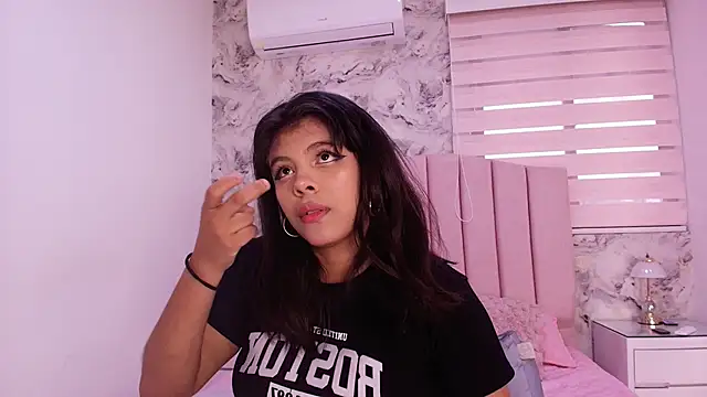 Snapshot of katsumi_yan chatting on April 14, 2026, 7:20 pm katsumi yan online show from April 14, 2026, 7:20 pm