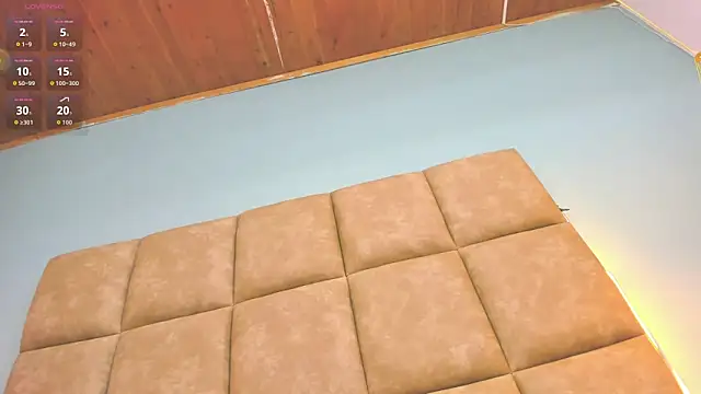 Natalia Saenz  online show from January 7, 2026, 12:29 pm