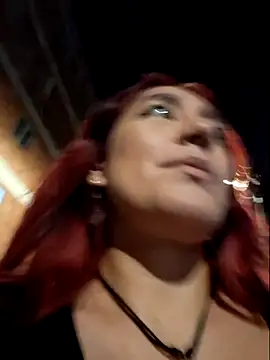 Snapshot of Eveeelyn25 chatting on November 22, 2025, 2:43 am Eveeelyn25 online show from November 22, 2025, 2:43 am