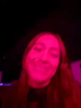 Eveeelyn25 online show from January 7, 2026, 4:15 am