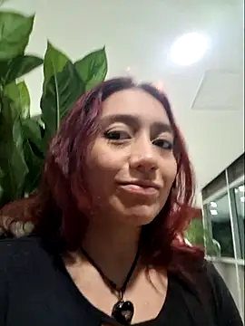 Eveeelyn25 online show from April 3, 2026, 12:19 am