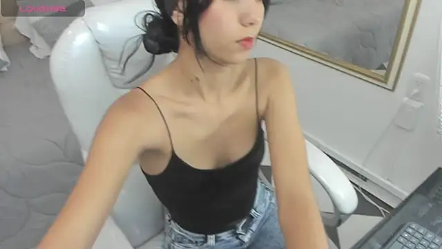 Snapshot of Gemma19_ chatting on December 14, 2025, 12:38 am Gemma19 online show from December 14, 2025, 12:38 am