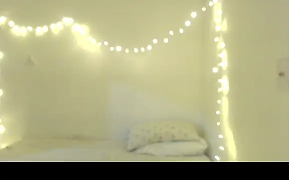 Snapshot of Renata_Honey chatting on December 3, 2025, 2:30 am Renata Honey online show from December 3, 2025, 2:30 am