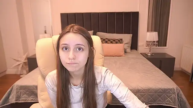 Snapshot of TinyNatalie chatting on December 20, 2025, 2:57 pm TinyNatalie online show from December 20, 2025, 2:57 pm