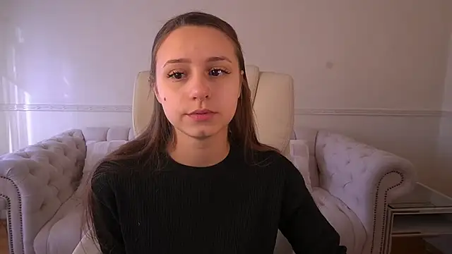 Snapshot of TinyNatalie chatting on January 19, 2026, 8:40 am TinyNatalie online show from January 19, 2026, 8:40 am