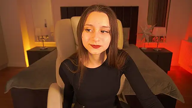 Snapshot of TinyNatalie chatting on February 7, 2026, 10:35 pm TinyNatalie online show from February 7, 2026, 10:35 pm