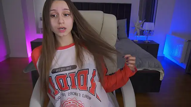 Snapshot of TinyNatalie chatting on February 17, 2026, 3:25 am TinyNatalie online show from February 17, 2026, 3:25 am