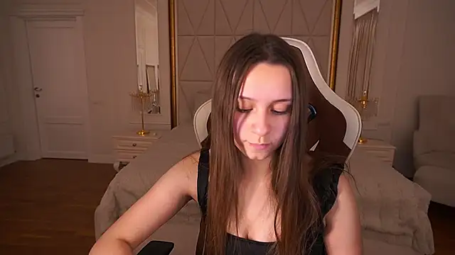 Snapshot of TinyNatalie chatting on March 10, 2026, 9:53 pm TinyNatalie online show from March 10, 2026, 9:53 pm