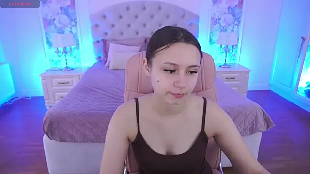 Snapshot of TinyNatalie chatting on March 20, 2026, 2:44 pm TinyNatalie online show from March 20, 2026, 2:44 pm