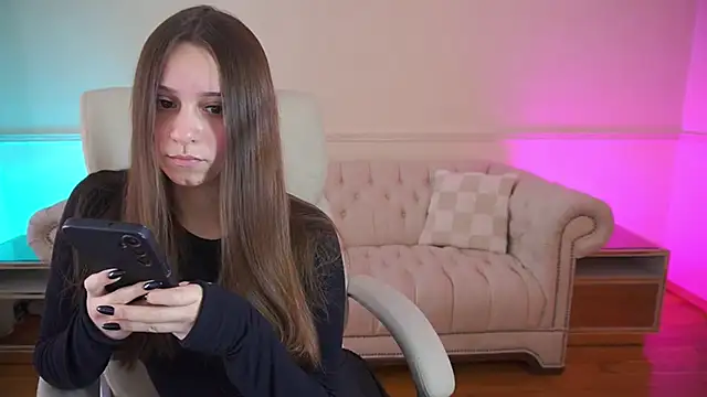 Snapshot of TinyNatalie chatting on April 1, 2026, 2:14 pm TinyNatalie online show from April 1, 2026, 2:14 pm