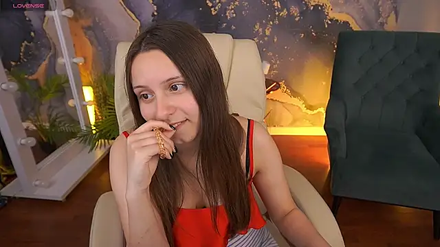 Snapshot of TinyNatalie chatting on May 20, 2026, 12:55 pm TinyNatalie online show from May 20, 2026, 12:55 pm