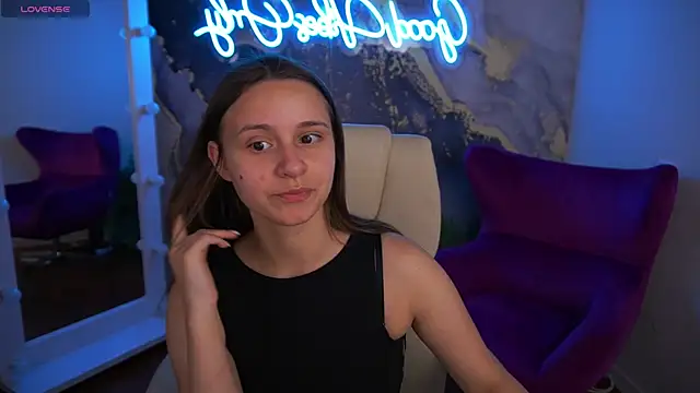 Snapshot of TinyNatalie chatting on June 30, 2026, 8:10 pm TinyNatalie online show from June 30, 2026, 8:10 pm