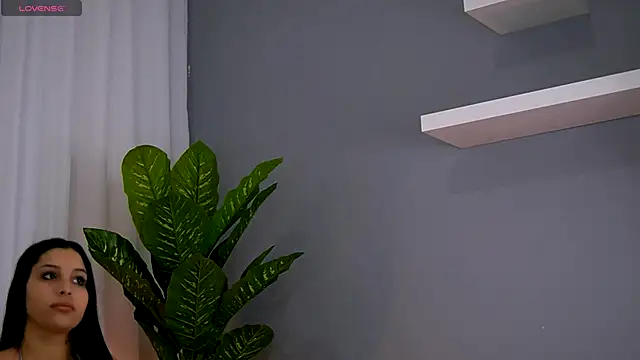 VanessaSinX online show from December 5, 2025, 8:27 pm