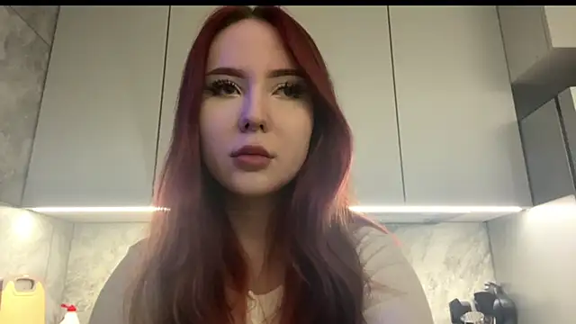 Snapshot of DaphineMckoy chatting on December 4, 2025, 6:12 am DaphineMckoy online show from December 4, 2025, 6:12 am