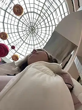 Snapshot of KateBurlesk chatting on December 15, 2025, 9:13 am KateBurlesk online show from December 15, 2025, 9:13 am