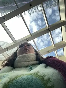 KateBurlesk online show from February 12, 2026, 7:58 am