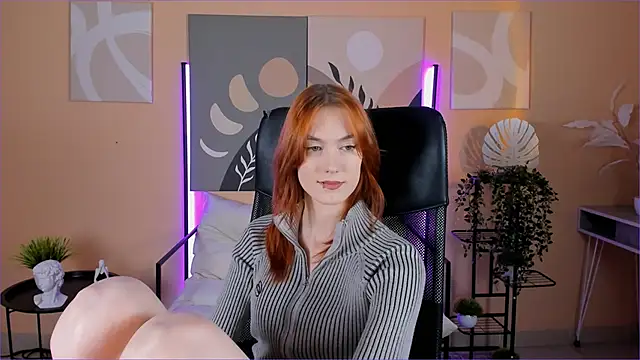 Snapshot of SierraHarper chatting on December 13, 2025, 7:53 pm SierraHarper online show from December 13, 2025, 7:53 pm