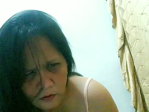 Snapshot of divinegrace1983 chatting on November 24, 2025, 6:13 am divinegrace1983 online show from November 24, 2025, 6:13 am