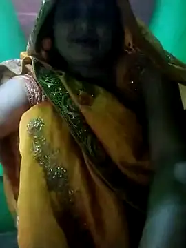 Snapshot of Pooja_hote chatting on December 4, 2025, 4:44 am Pooja hote online show from December 4, 2025, 4:44 am