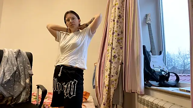 FiorettaFen online show from November 23, 2025, 7:19 am