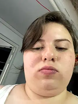 Snapshot of Kitty_Bms_ chatting on December 15, 2025, 6:45 pm Kitty Bms online show from December 15, 2025, 6:45 pm