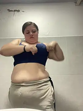 Snapshot of Kitty_Bms_ chatting on December 17, 2025, 6:58 pm Kitty Bms online show from December 17, 2025, 6:58 pm