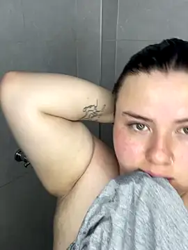 Kitty Bms  online show from December 21, 2025, 6:59 pm