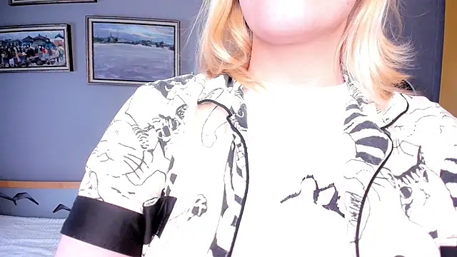 Snapshot of TideLunar chatting on December 4, 2025, 6:34 am TideLunar online show from December 4, 2025, 6:34 am