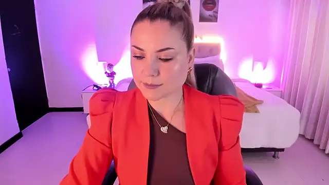 Snapshot of Violeta_Hotter chatting on December 5, 2025, 11:19 am Violeta Hotter online show from December 5, 2025, 11:19 am