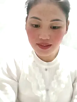 Snapshot of lynae-0 chatting on December 3, 2025, 2:26 pm lynae-0 online show from December 3, 2025, 2:26 pm