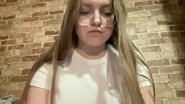 Snapshot of Blair_Reid chatting on November 29, 2025, 4:32 pm Blair Reid online show from November 29, 2025, 4:32 pm