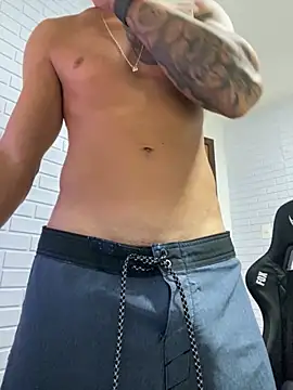 Snapshot of enzofelipe chatting on November 23, 2025, 2:06 pm enzofelipe online show from November 23, 2025, 2:06 pm