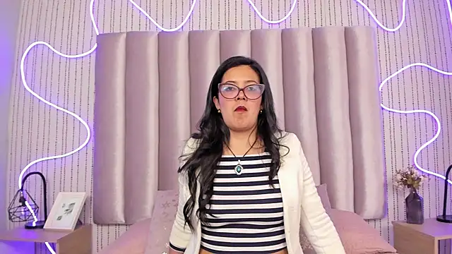 Snapshot of TAMARALEWISMD chatting on December 4, 2025, 4:11 am TAMARALEWISMD online show from December 4, 2025, 4:11 am