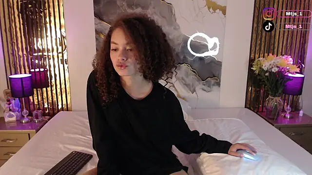 MiticaBrennet  online show from April 15, 2026, 4:19 am