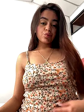 Snapshot of KityOlivia chatting on November 23, 2025, 2:17 pm KityOlivia online show from November 23, 2025, 2:17 pm