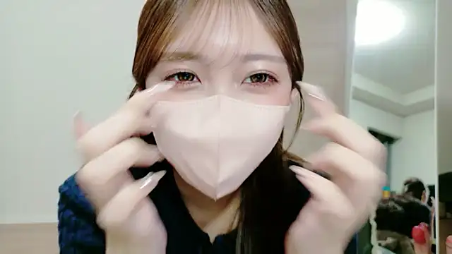Snapshot of alicechan_v chatting on June 30, 2026, 1:23 pm alicechan v online show from June 30, 2026, 1:23 pm