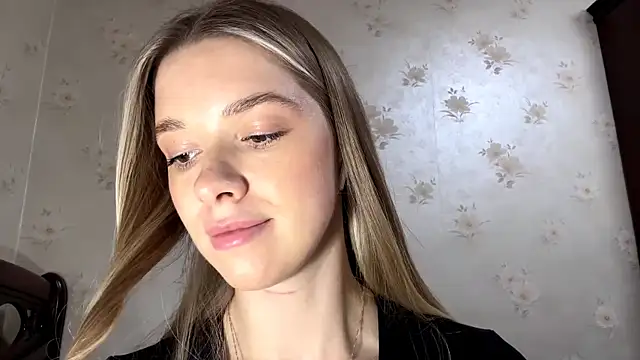 Snapshot of MichikoWienandt chatting on December 14, 2025, 2:11 pm MichikoWienandt online show from December 14, 2025, 2:11 pm