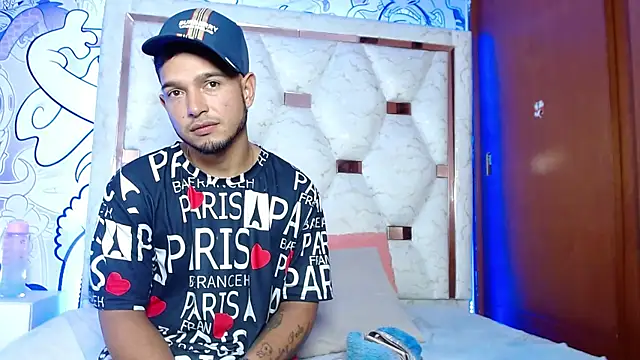 Snapshot of Couple_wildd_ chatting on December 1, 2025, 8:14 pm Couple wildd online show from December 1, 2025, 8:14 pm