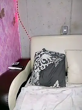 Snapshot of KiaracCastilo chatting on December 4, 2025, 4:33 am KiaracCastilo online show from December 4, 2025, 4:33 am