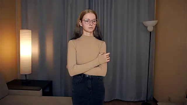 Snapshot of ToyaPletz chatting on November 26, 2025, 6:20 pm ToyaPletz online show from November 26, 2025, 6:20 pm