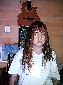 JennBenett  online show from December 5, 2025, 1:47 am