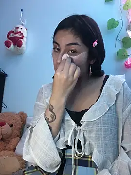 Snapshot of Miharu_ chatting on December 13, 2025, 9:09 pm Miharu online show from December 13, 2025, 9:09 pm